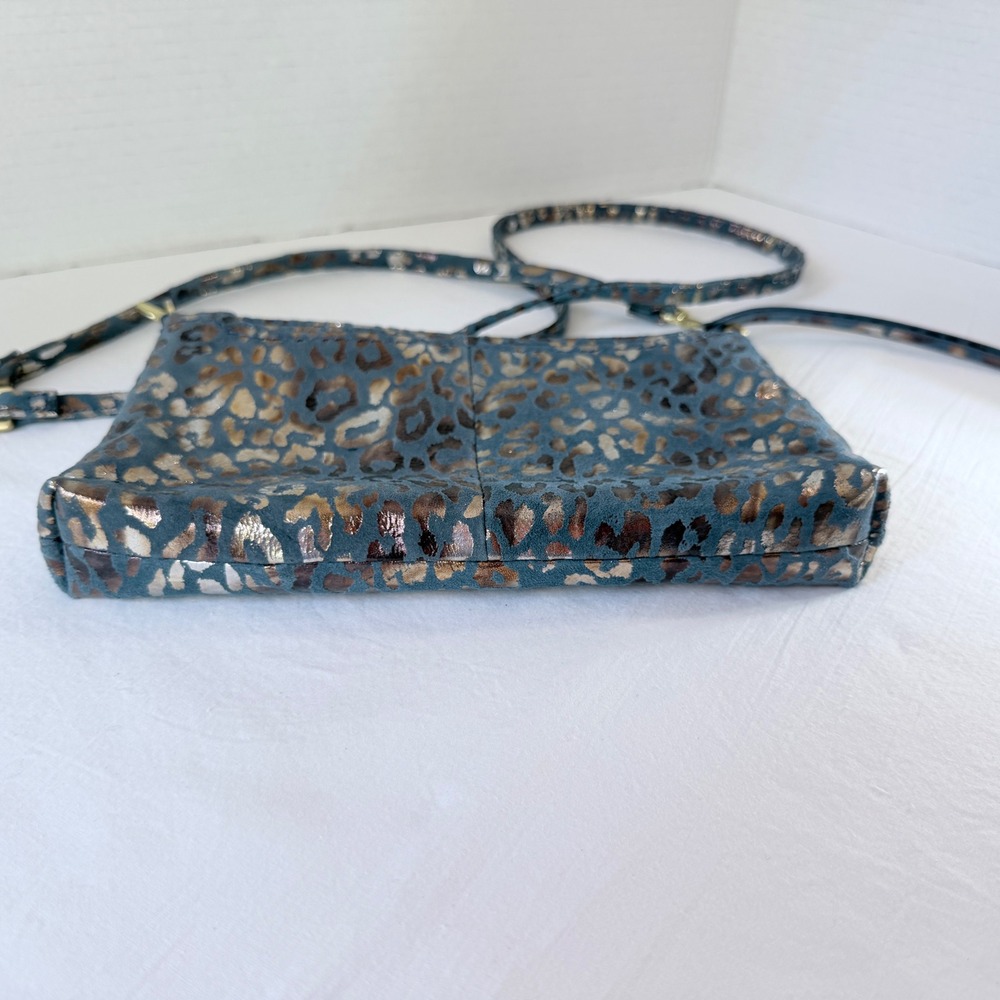 HOBO Int'l DARCY Convertible Blue Mirrored Cheetah Print Xbody Clutch Shoulder - Picture 5 of 14